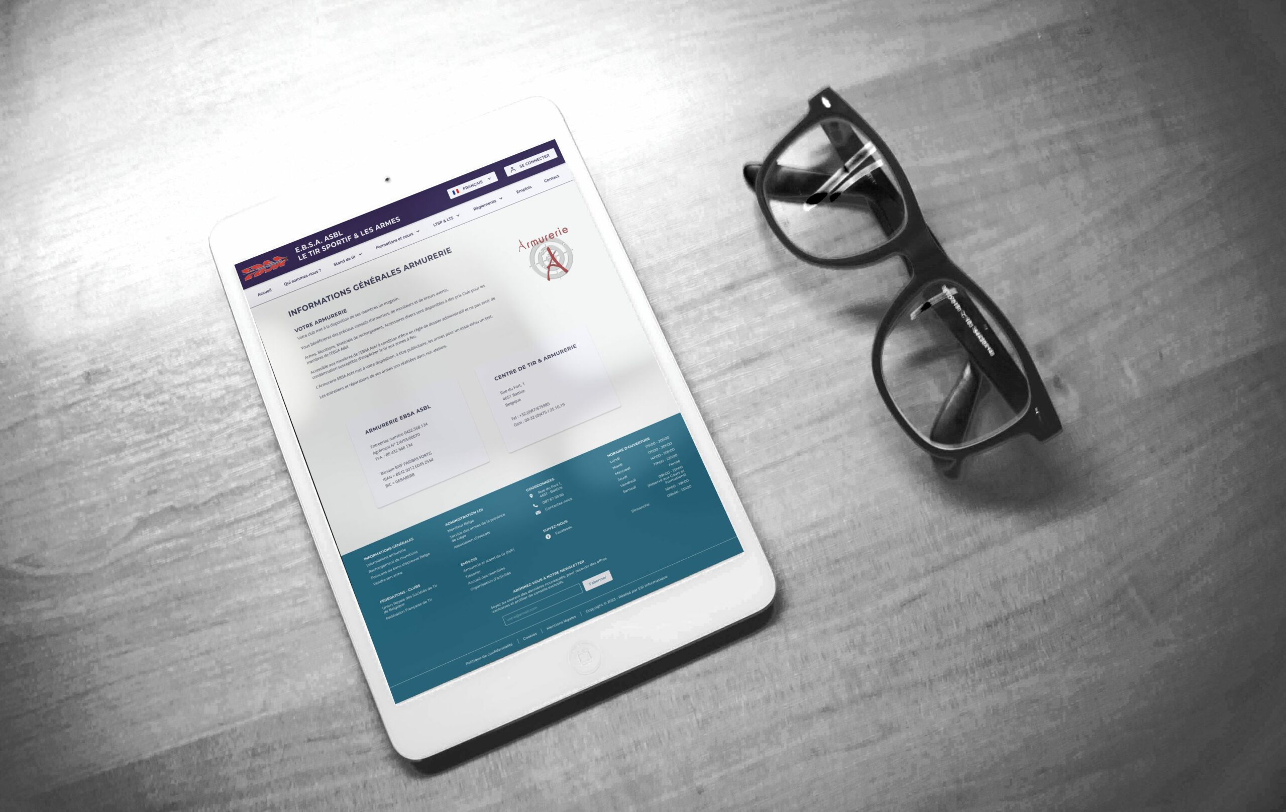Site internet sur l'écran d'une tablette
